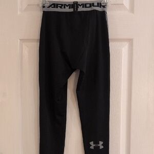 Under Armour Men's Small Compression Black Inseam  24"